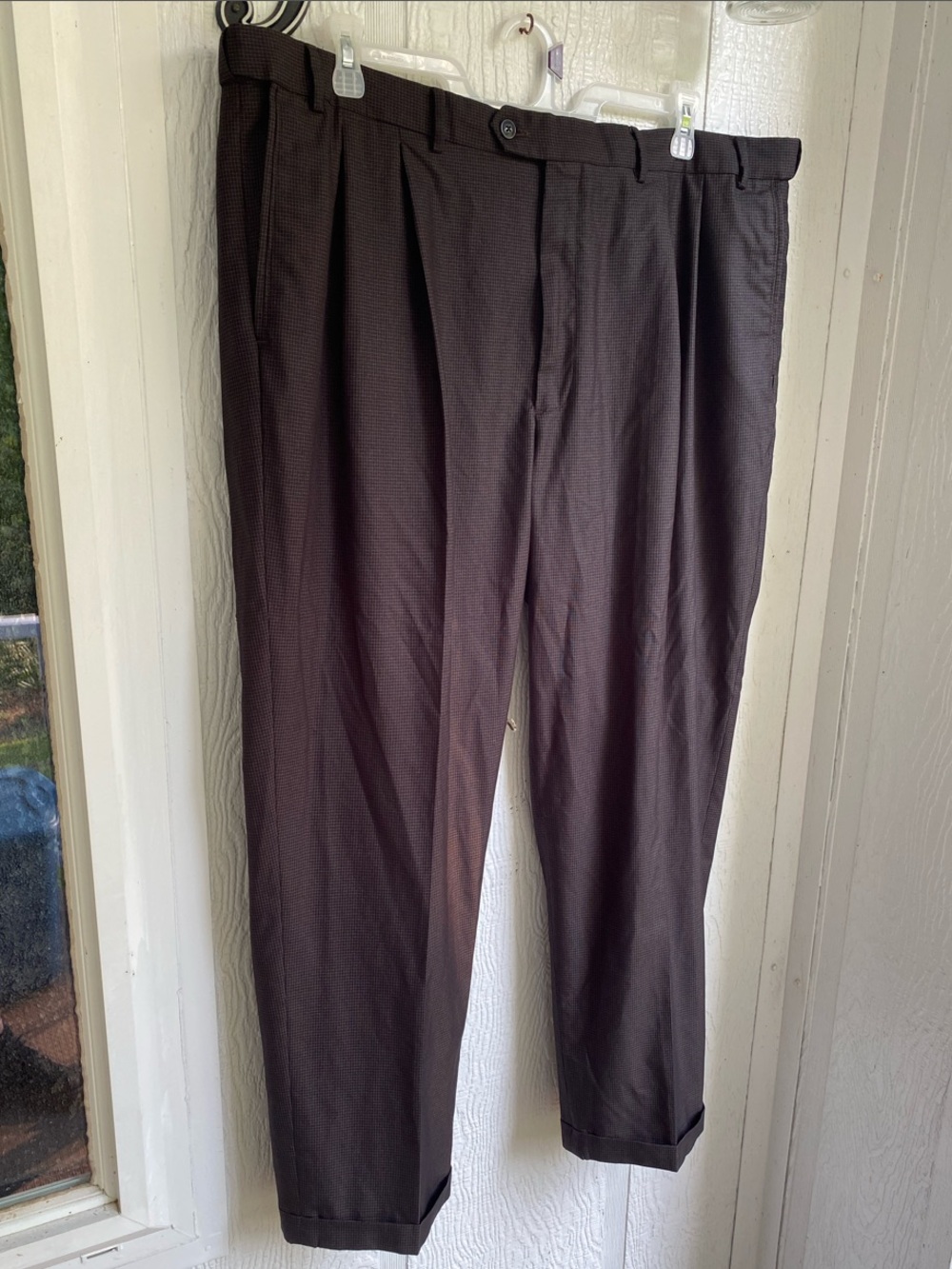 Roundtree & Yorke Classic Easy Care Pleated Micro Check Dress Pants Size 44 X 30
